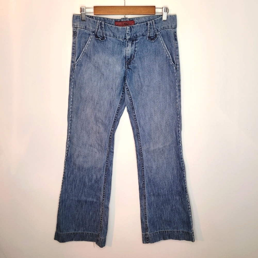 Hot Kiss | 90s Flare Jeans